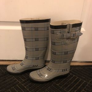 Rain boots